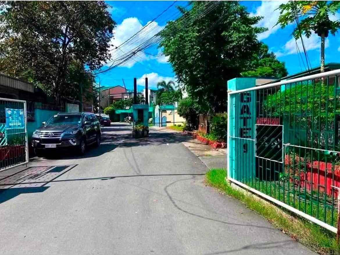 corner-lot-for-sale-tandang-sora-quezon-city-street-gate-view Corner Lot for Sale in Tandang Sora, Quezon City | 299 sqm
