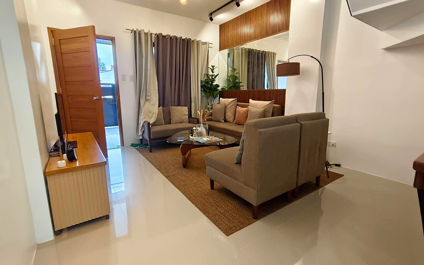 Brand New Townhouse in Pleasantville, Mindanao Ave, Quezon City | Unit 2, 145 sqm (Sold)