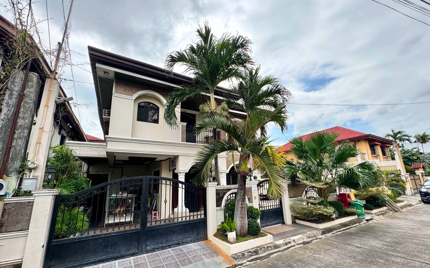 5-Bedroom House and Lot for Sale in Parkplace Village, Imus, Cavite | 432 sqm