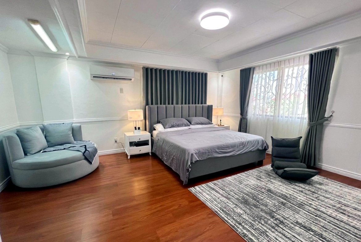 5-Bedroom House and Lot for Sale in Parkplace Village, Imus, Cavite | 432 sqm