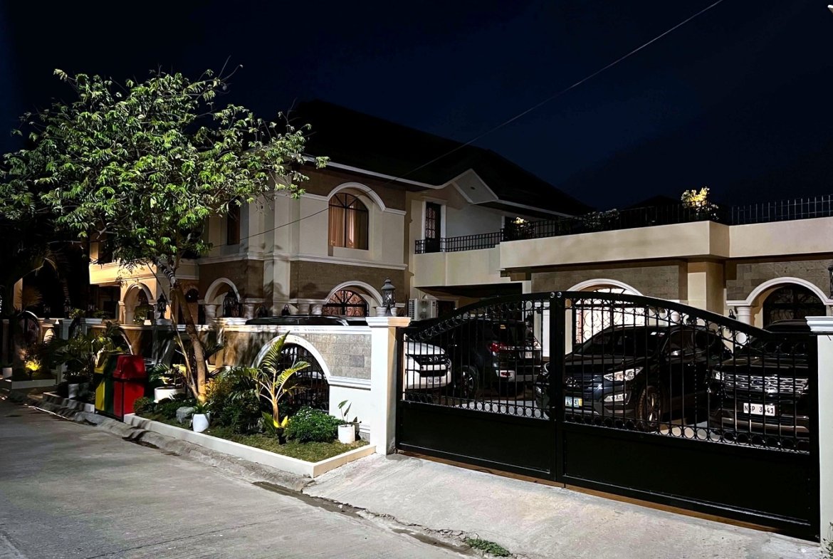 5-Bedroom House and Lot for Sale in Parkplace Village, Imus, Cavite | 432 sqm
