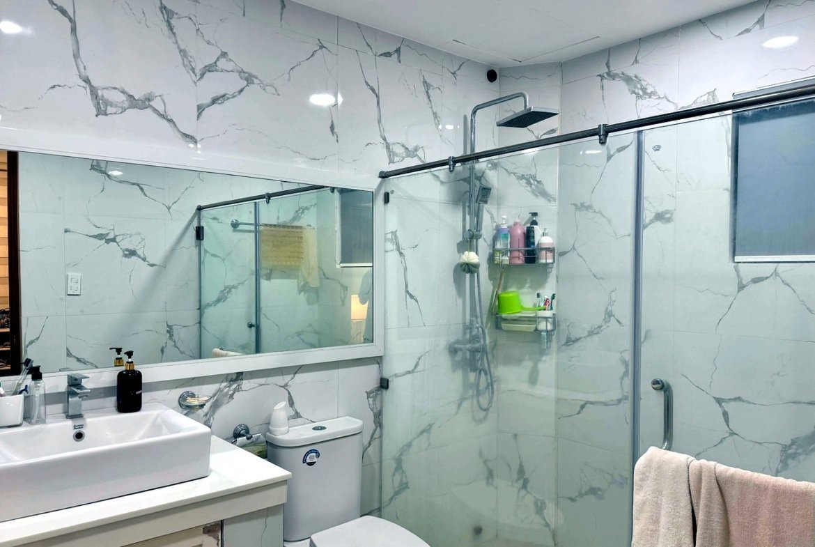 5-Bedroom House and Lot for Sale in Parkplace Village, Imus, Cavite | 432 sqm