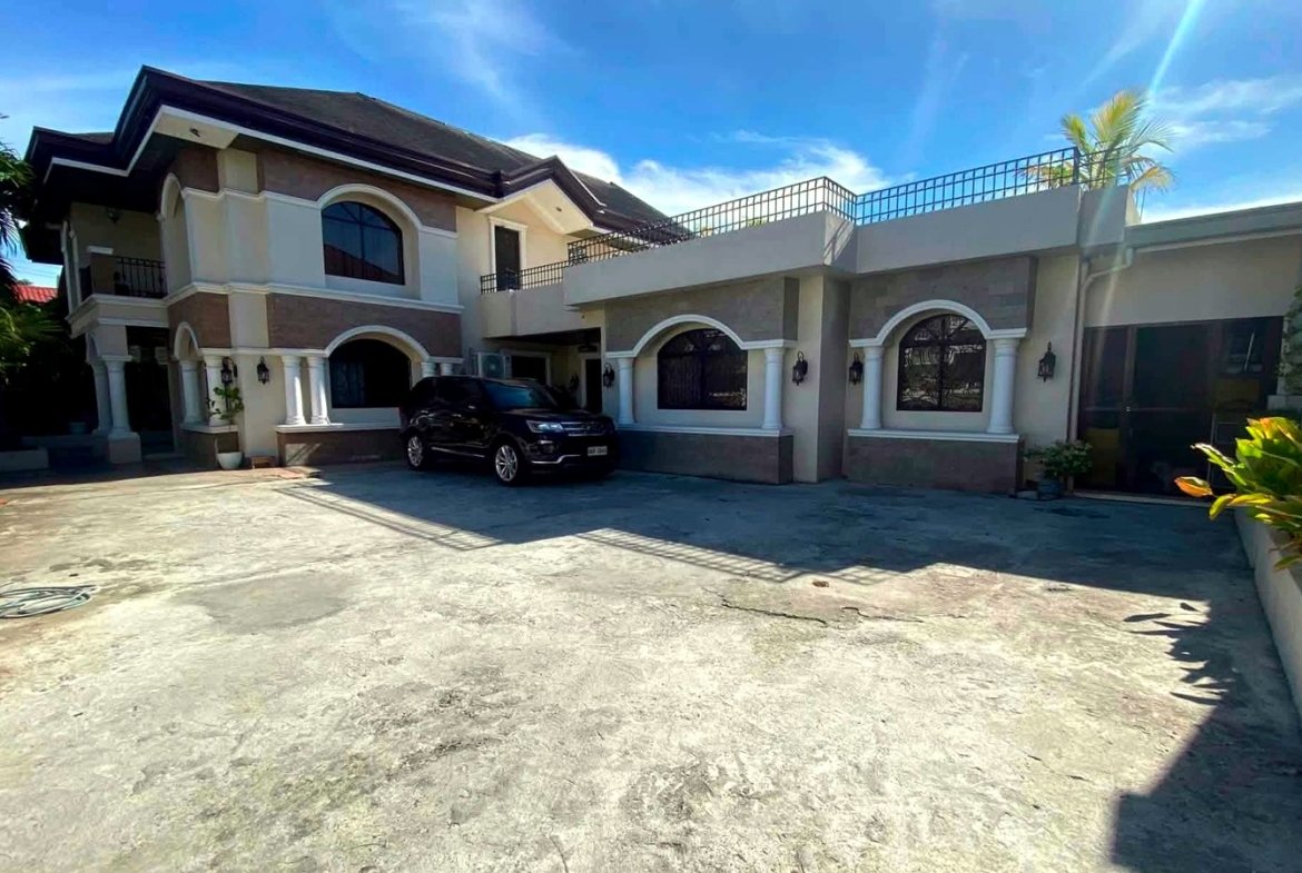 5-Bedroom House and Lot for Sale in Parkplace Village, Imus, Cavite | 432 sqm