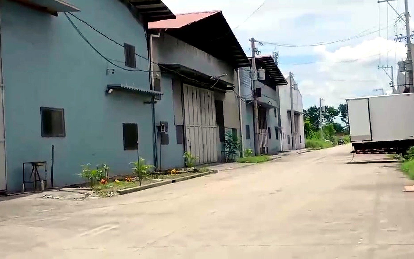 warehouse-for-sale-global-industrial-san-simon-pampanga-street-view Warehouse for Sale in Global Industrial, San Simon, Pampanga | 1,092 – 3,627 sqm